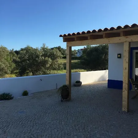 Vivenda Com Piscina Privada A 4km Da Praia