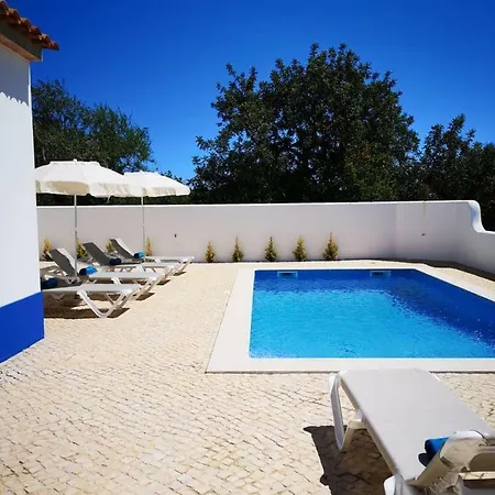 Vivenda Com Piscina Privada A 4km Da Praia Quarteira