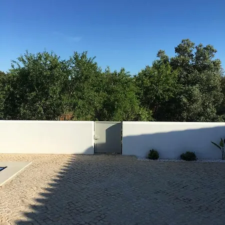Holiday home Vivenda Com Piscina Privada A 4km Da Praia