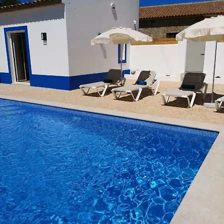 Vivenda Com Piscina Privada A 4km Da Praia